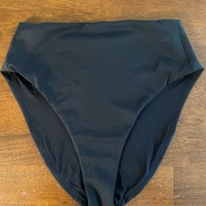 Left on Friday Hi Hi bottom black size M